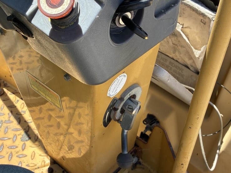 2009-caterpillar-cb24-image-17