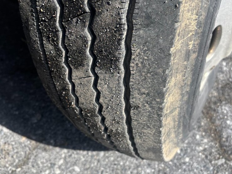 2008-peterbilt-387-image-12