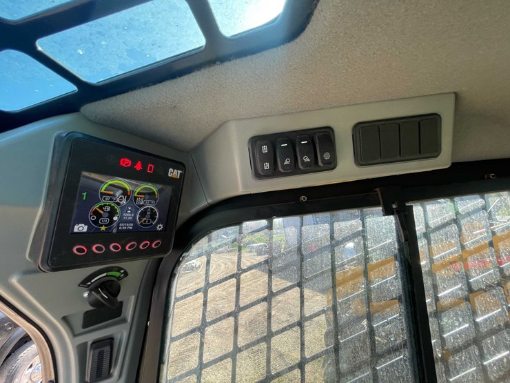 caterpillar-216b-image-40