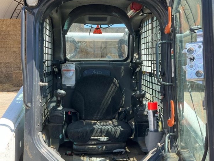 2021-bobcat-t870-image-63