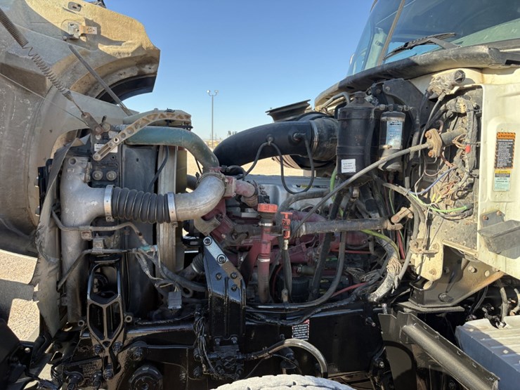 2009-mack-granite-gu713-image-13