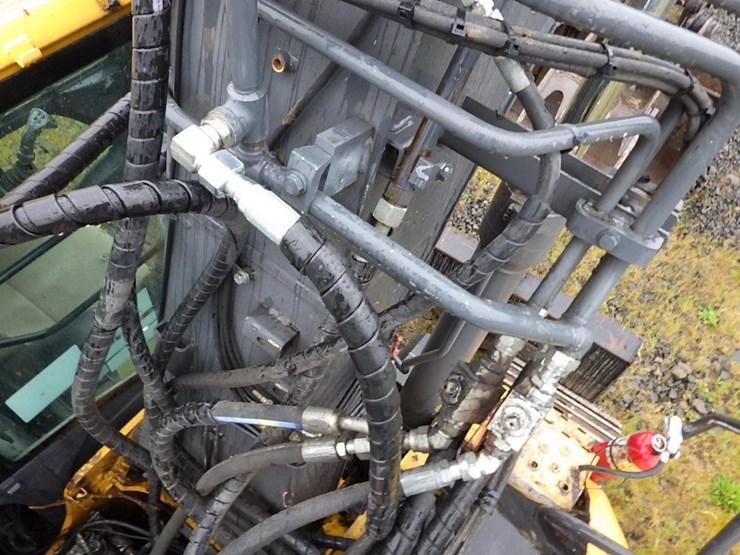 deere-135g-image-11