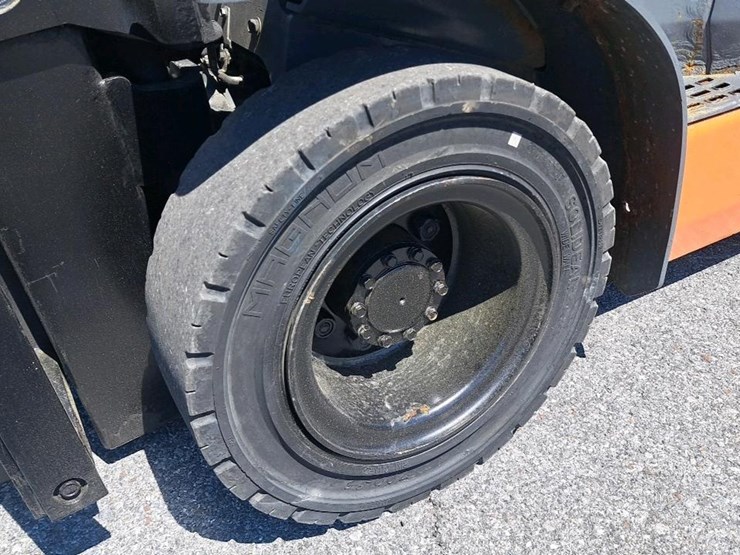 2020-toyota-8fgu25-image-31