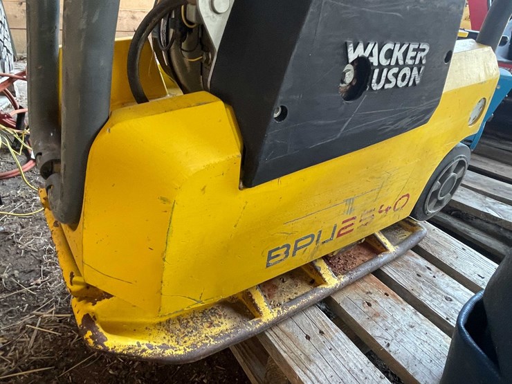 #7411-•-wacker-neuson-plate-compactor-image-13