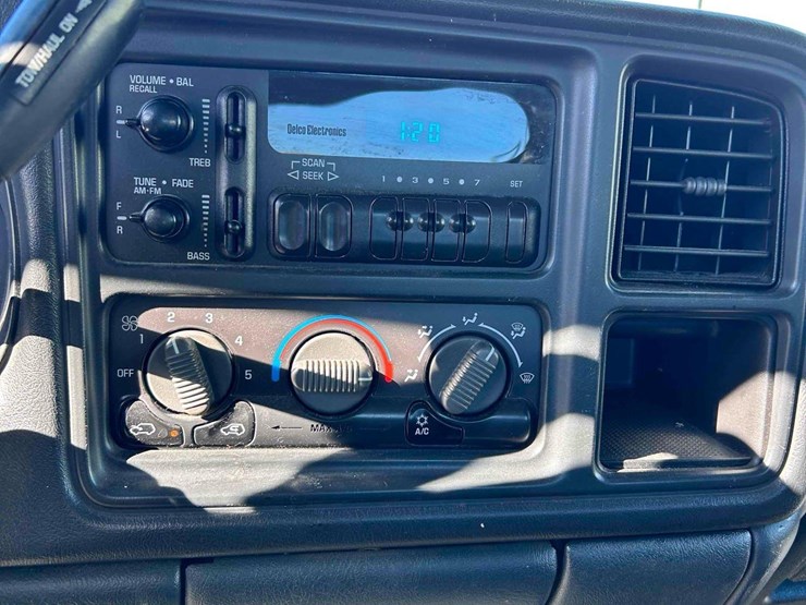 2002-chevrolet-2500hd-image-15