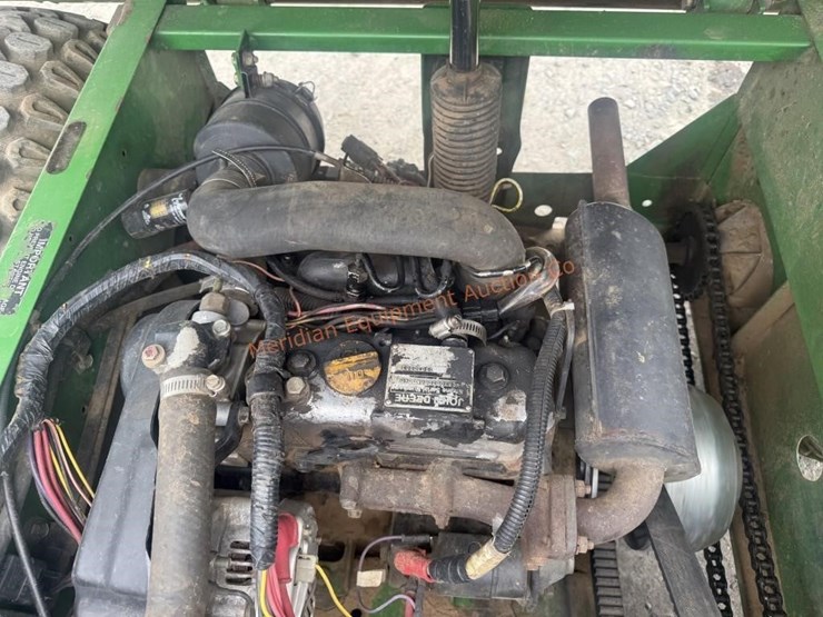 john-deere-gator-image-23