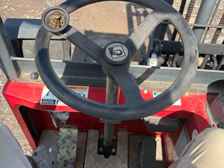 2016-moffett-m8-55.4-image-14