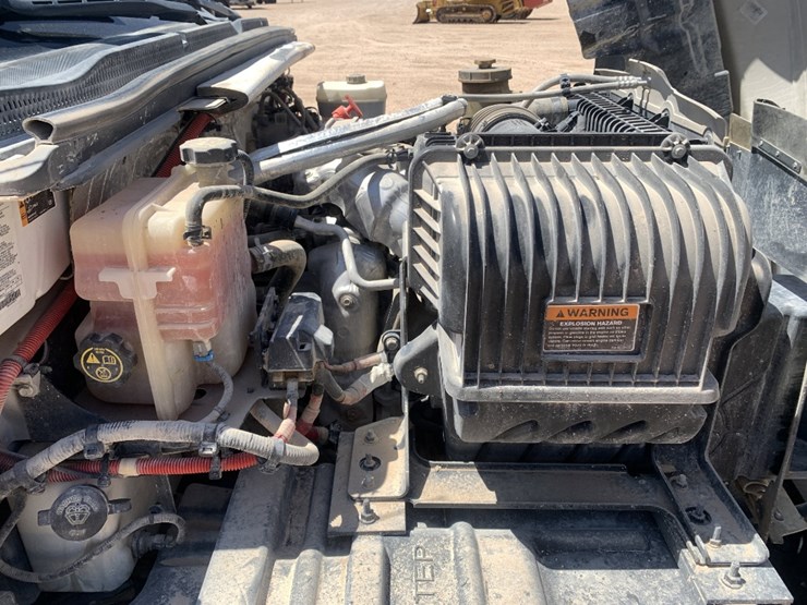 2022-chevrolet-silverado-6500hd-image-7