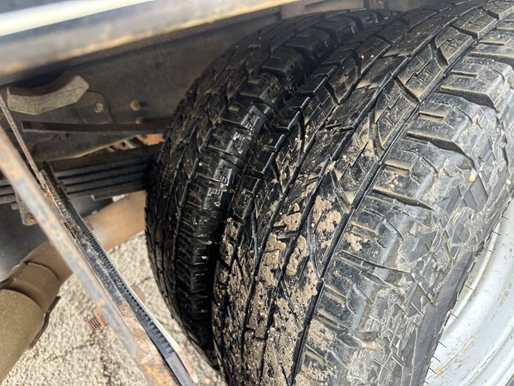 2013-chevrolet-3500hd-image-12