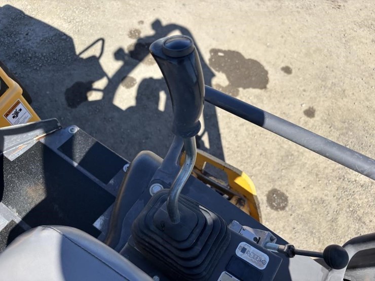 2018-volvo-dd25b-image-25