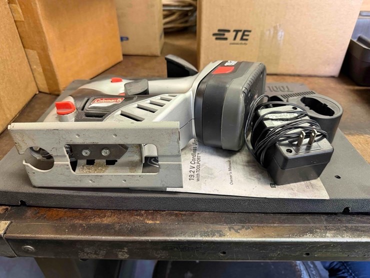 coleman,-cordless-jig-saw-w/-charger-image-2