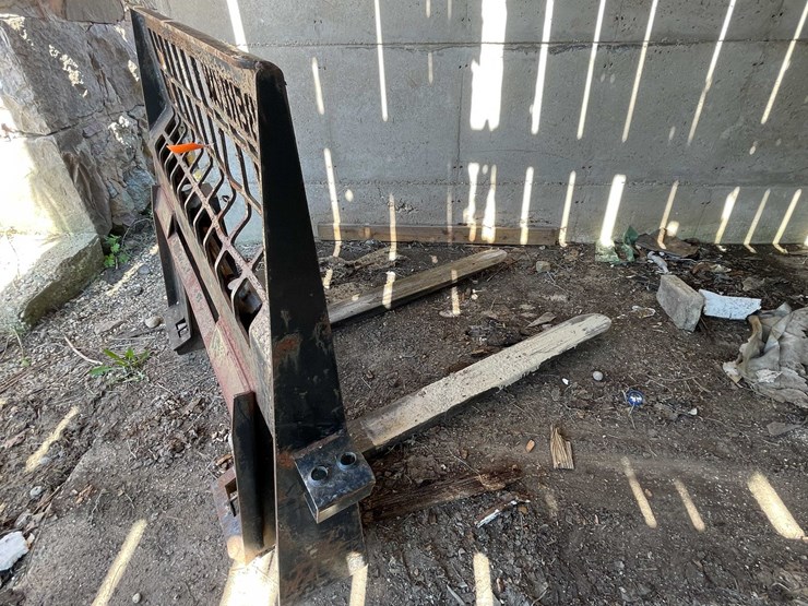 #7393-•-berlon-pallet-forks-image-2
