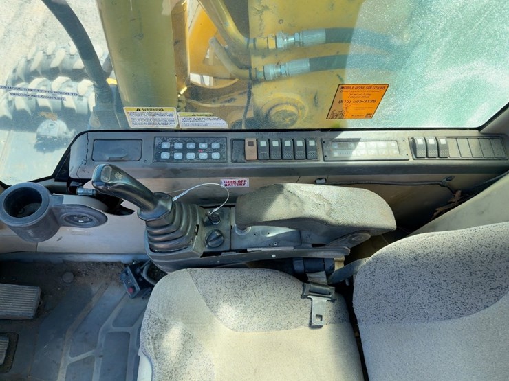 2003-caterpillar-m313c-image-22