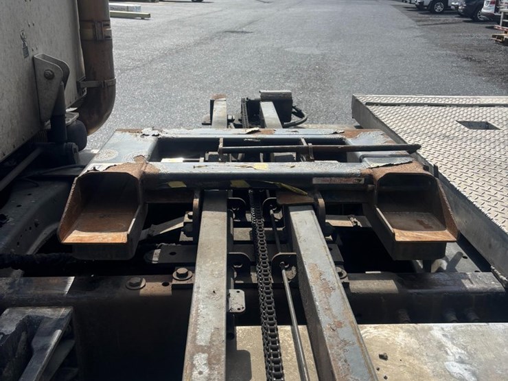 2008-peterbilt-387-image-15