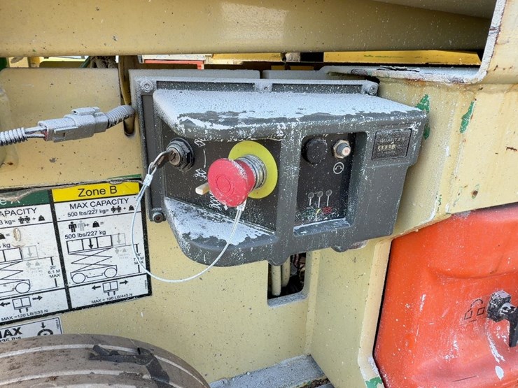 2005-jlg-2630es-image-10