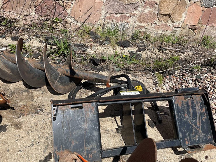 #7388-•-post-hole-digger-image-1