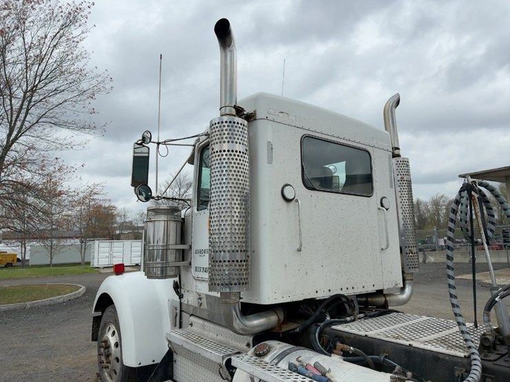 2000-kenworth-w900-image-23