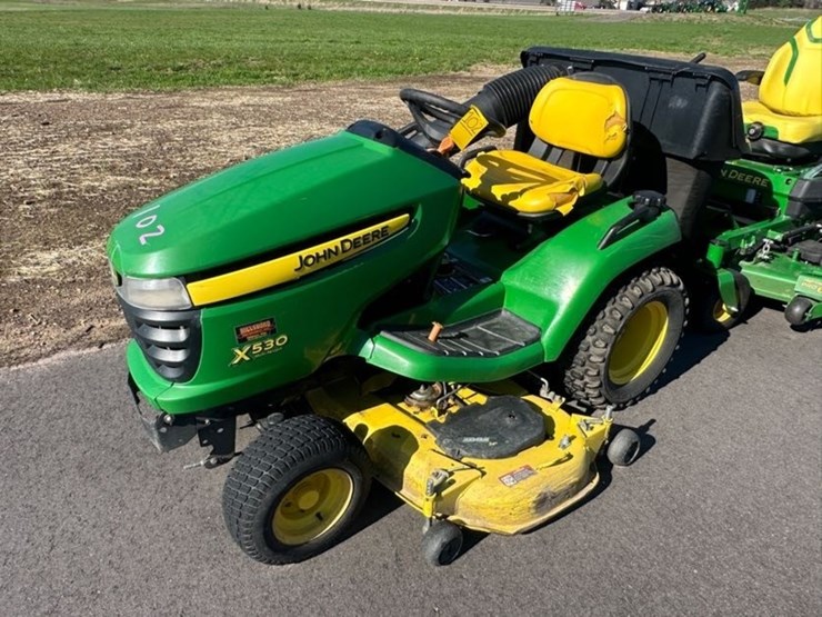 john-deere-x530-image-1