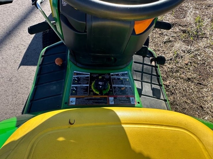 2024-john-deere-x570-image-9