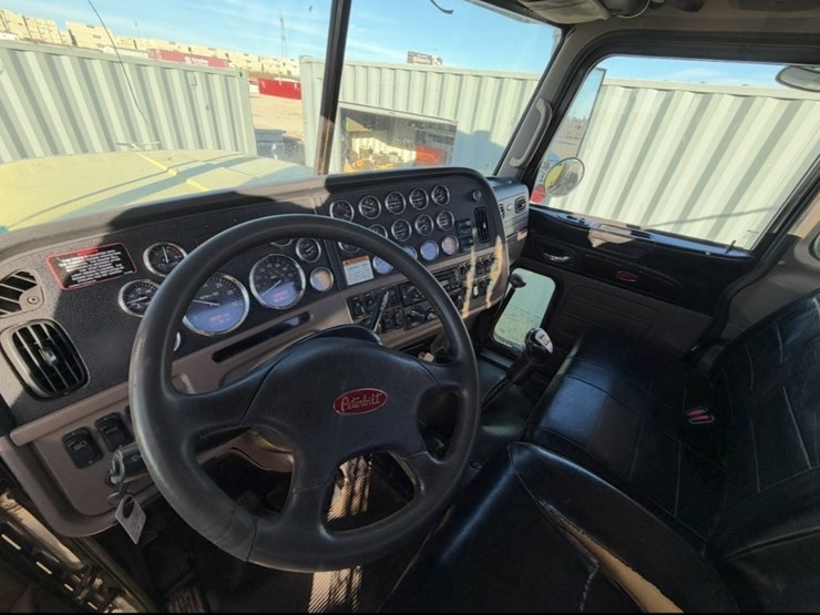 2013-peterbilt-367-image-8