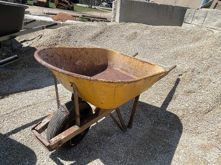 #7461-•-(2)-wheel-barrows-image-8