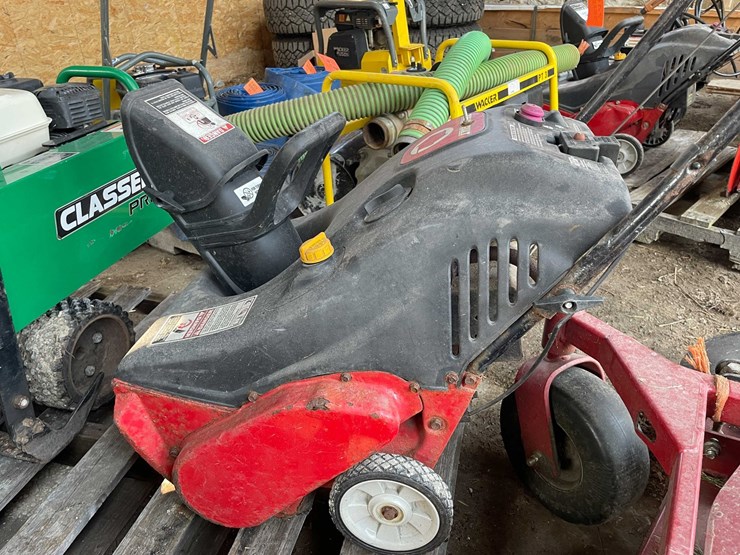 #7406-•-troy-built-snow-blower-image-9