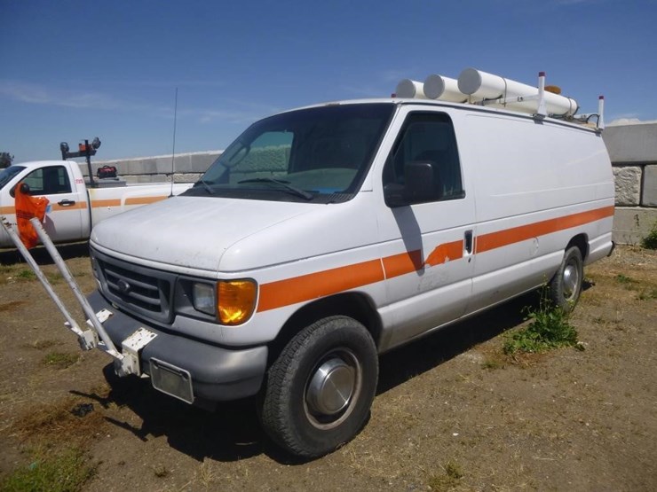 2006-ford-e350-image-2
