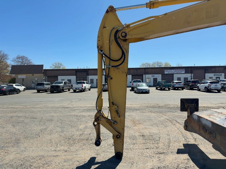 2003-caterpillar-m313c-image-10