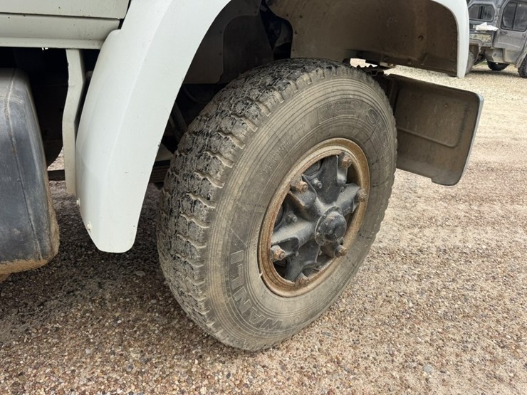 1994-gmc-7000-image-15