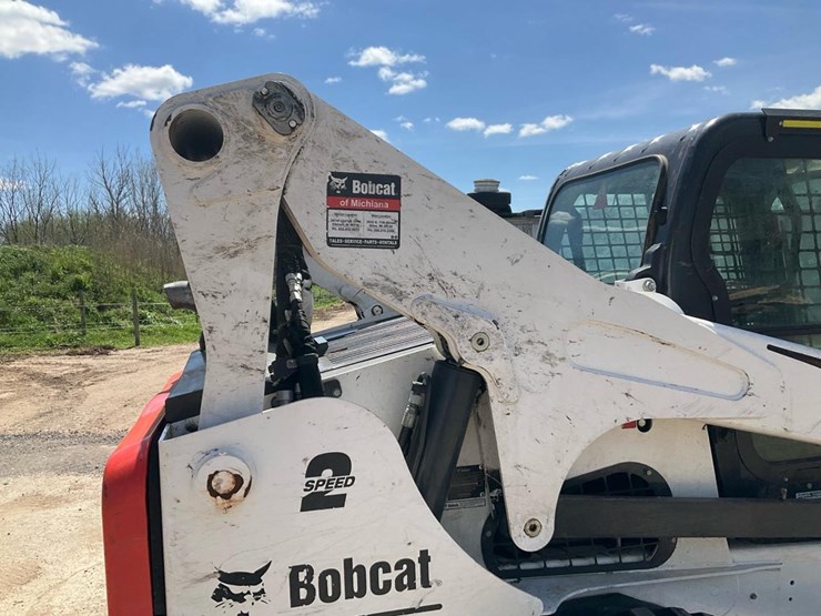 2021-bobcat-t870-image-51