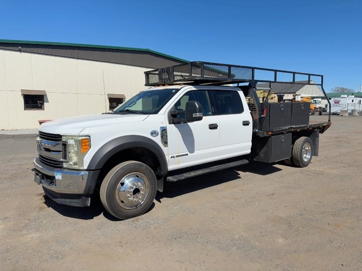 2017-ford-f550-xlt-image-1