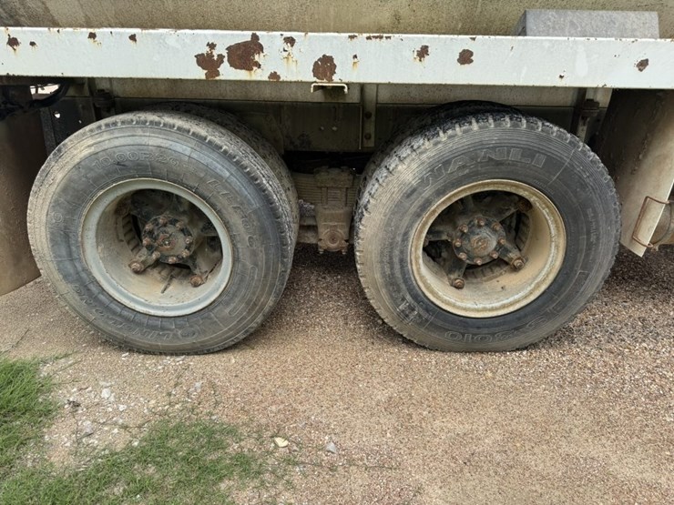 1994-gmc-7000-image-11