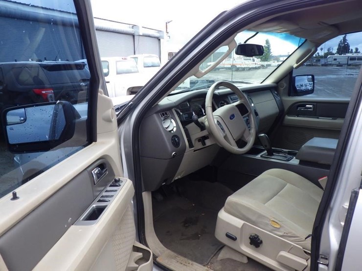 2013-ford-expedition-image-5