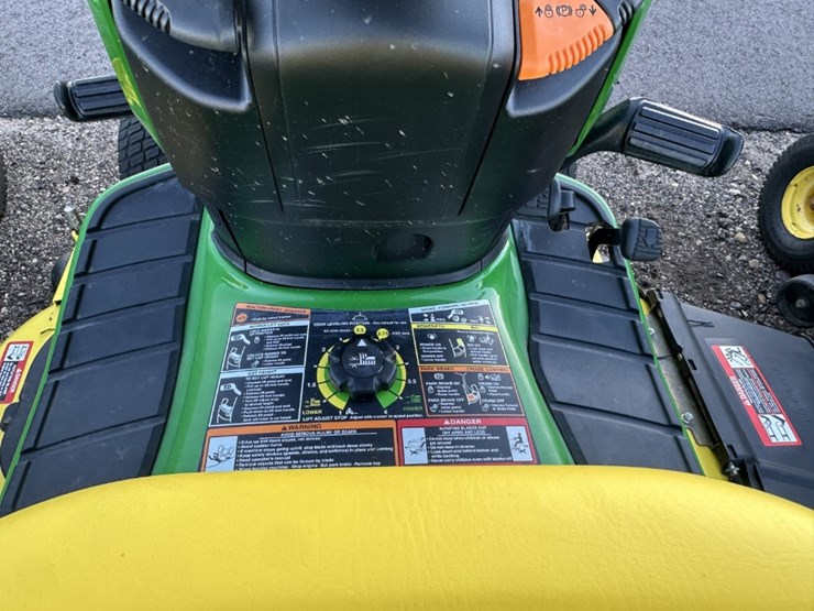 2014-john-deere-x320-image-9