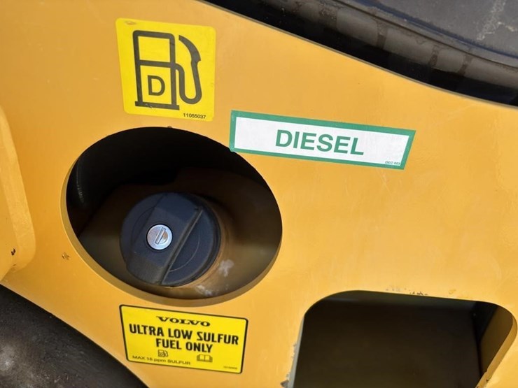 2018-volvo-dd25b-image-44