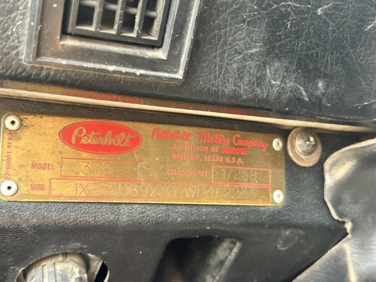 1998-peterbilt-379-image-19