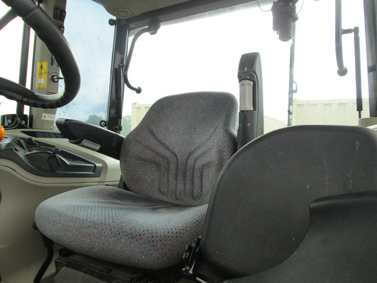 2018-massey-ferguson-4709-image-40