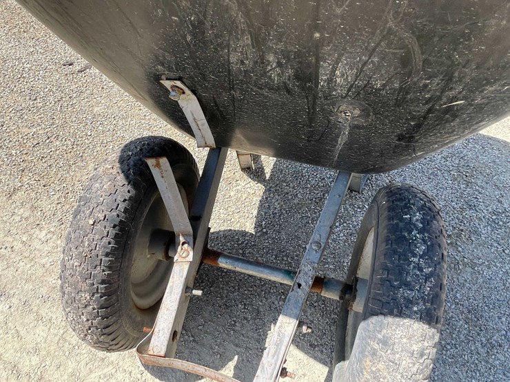 #7461-•-(2)-wheel-barrows-image-4