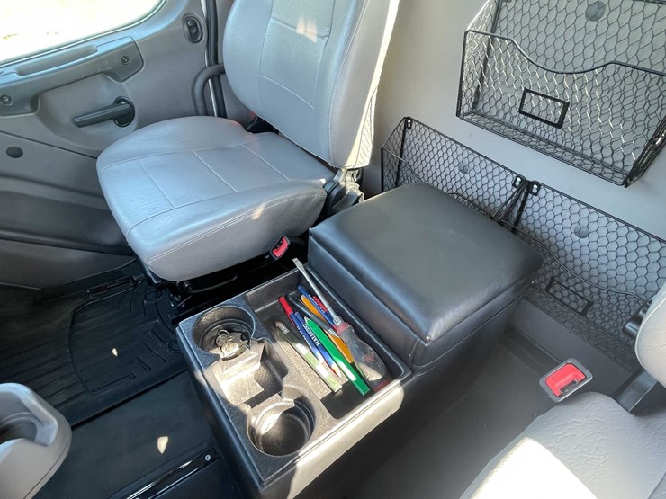 2020-freightliner-m2-106-image-61