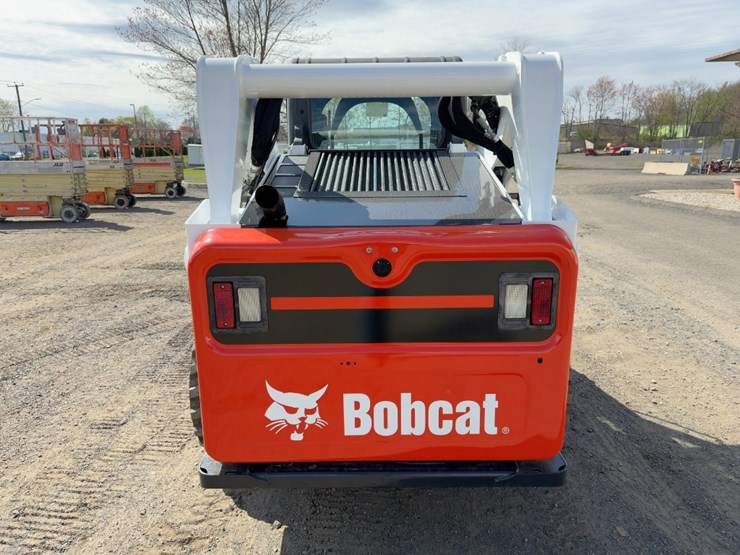 2017-bobcat-s650-image-4