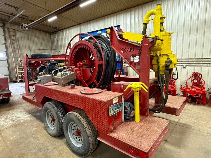 2013-caterpillar-c4.4-image-3