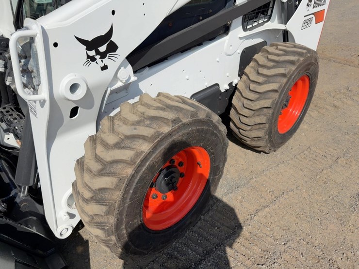 2017-bobcat-s650-image-15