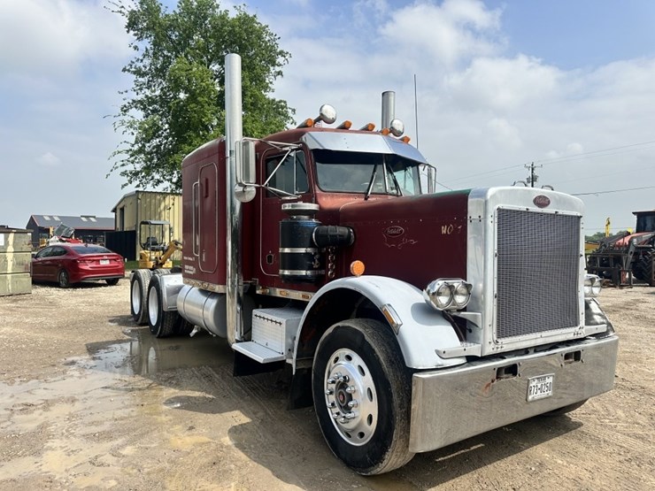 1981-peterbilt-359-image-3