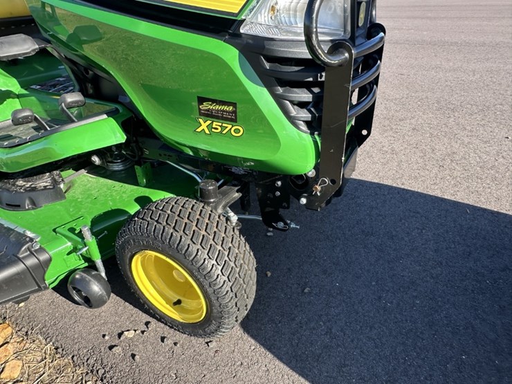 2024-john-deere-x570-image-5