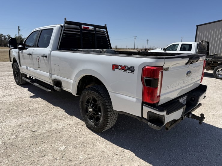 2023-ford-f250-image-8