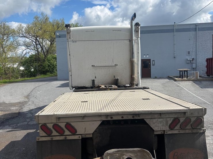 2008-peterbilt-387-image-17