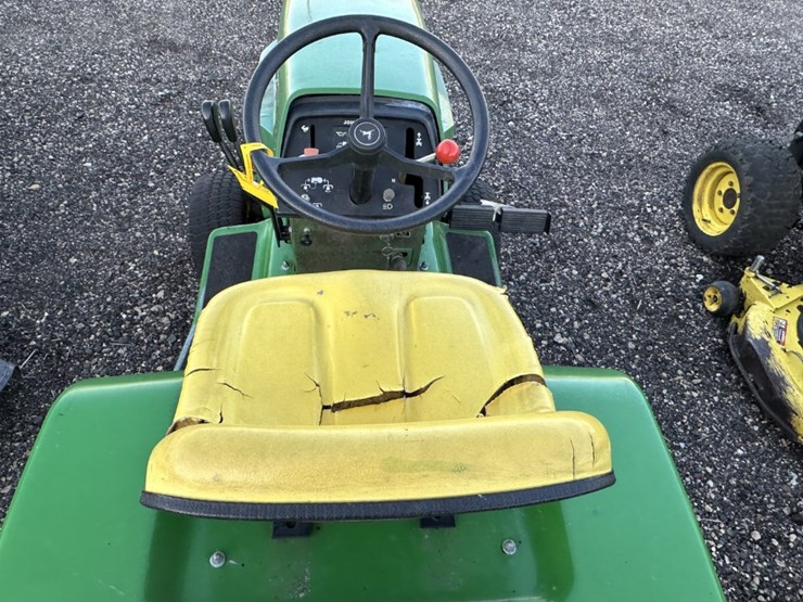 john-deere-322-image-7