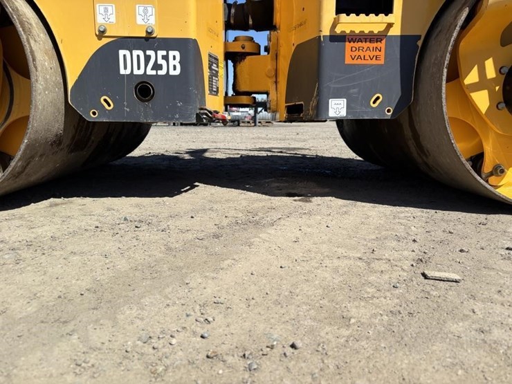 2018-volvo-dd25b-image-9