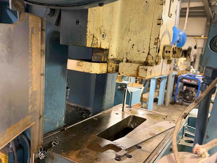 v&o-super-15-ton-vertical-stamping-press-image-15