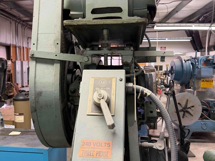 bliss-19-ton-vertical-press-image-3